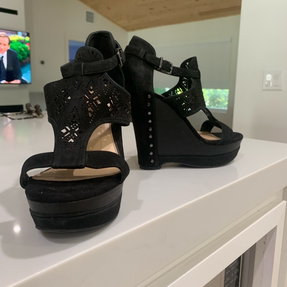 Size 8.5 Gianni bini wedges, black